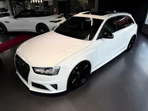 AUDI RS4 Avant 4.2 FSI V8 quattro S-tronic