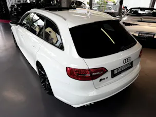 AUDI RS4 Avant 4.2 FSI V8 quattro S-tronic