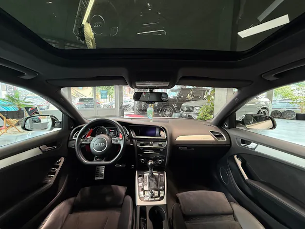 AUDI RS4 Avant 4.2 FSI V8 quattro S-tronic