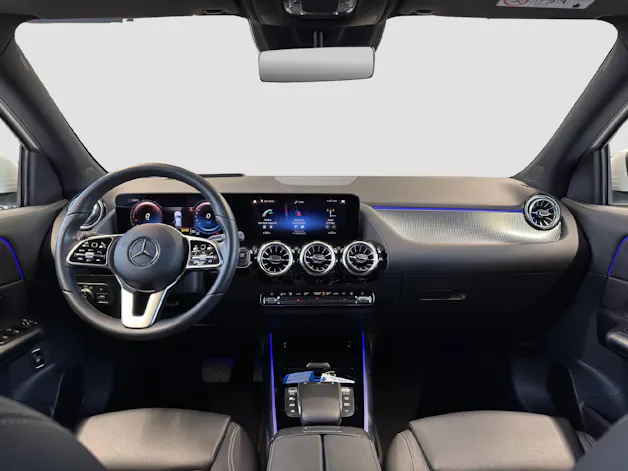 MERCEDES-BENZ EQA 300 4MATIC Swiss Star
