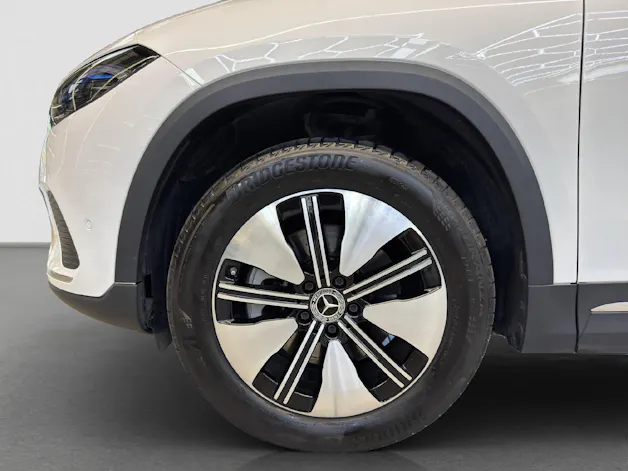 MERCEDES-BENZ EQA 300 4MATIC Swiss Star