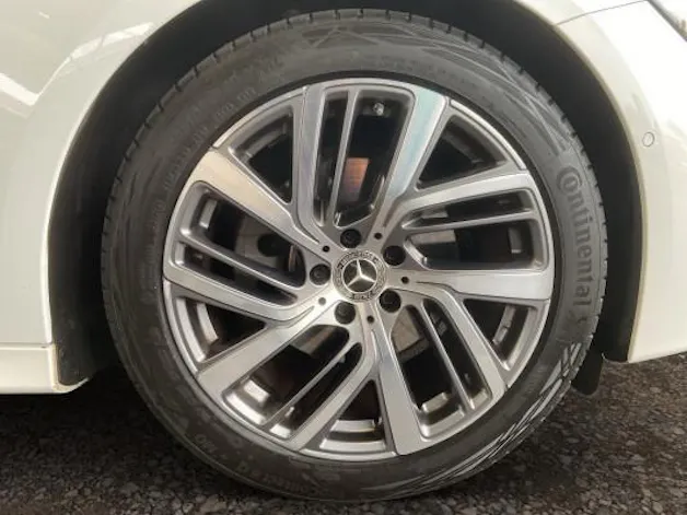 MERCEDES-BENZ E 220 d 4Matic