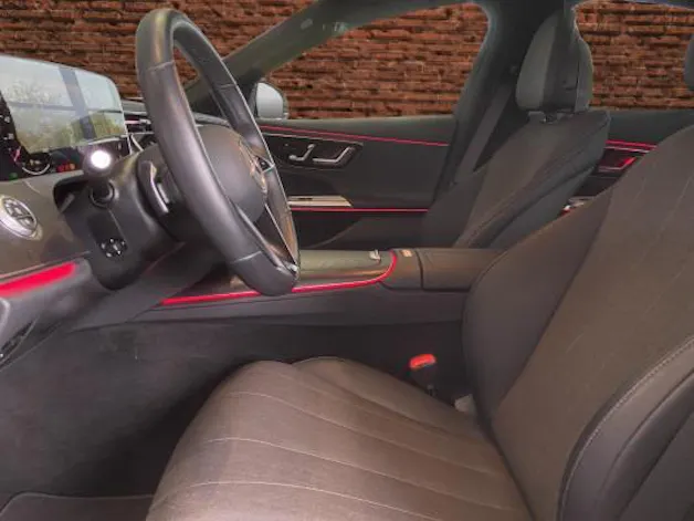 MERCEDES-BENZ E 220 d 4Matic