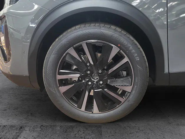 PEUGEOT 2008 1.2 MHEV GT Exclusive