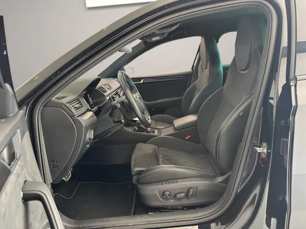 SKODA Superb Combi 2.0 TDi SportLine 4x4 DSG