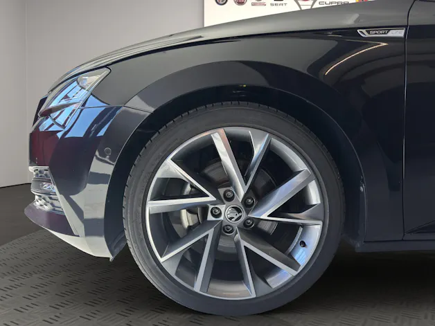 SKODA Superb Combi 2.0 TDi SportLine 4x4 DSG