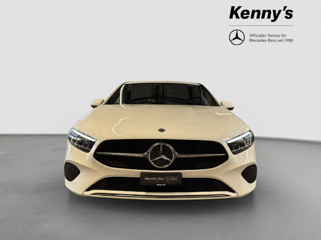 MERCEDES-BENZ A 180 Progressive
