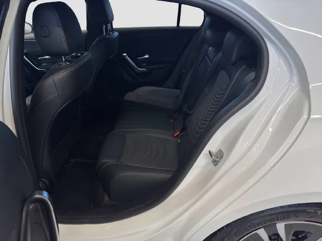 MERCEDES-BENZ A 180 Progressive