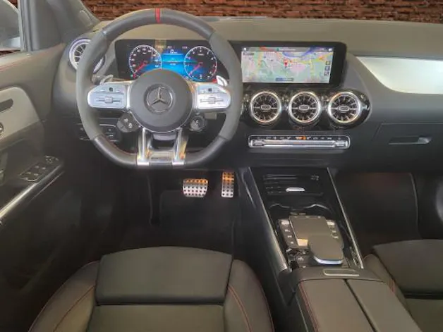 MERCEDES-BENZ GLA 35 AMG 4Matic