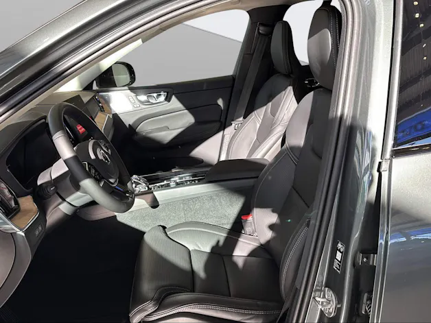 VOLVO XC60 T8 eAWD PluginHybrid Ultra Dark Geartronic
