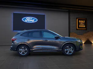 FORD Kuga 2.5i FHEV FULL-HYBRID 183 PS ST-Line 4x4 AUTOMAT