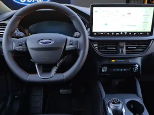 FORD Kuga 2.5i FHEV FULL-HYBRID 183 PS ST-Line 4x4 AUTOMAT