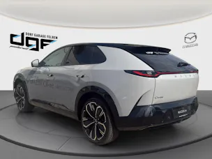 MAZDA CX-6e Takumi