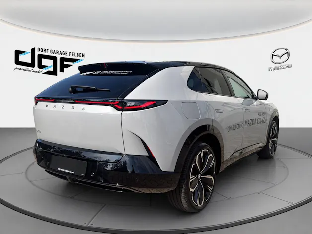 MAZDA CX-6e Takumi
