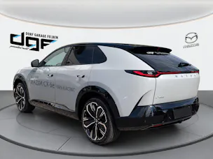 MAZDA CX-6e Takumi
