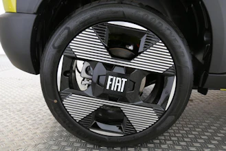 https://vehicle.imgix.net/4445762/33bbf6a4-a0bb-415d-925f-913c9da24179.jpg