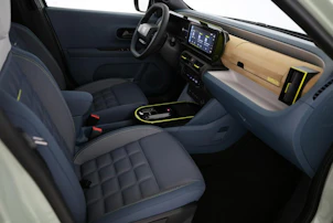 Fahrzeugbild FIAT Grande Panda 1.2 Hybrid La Prima