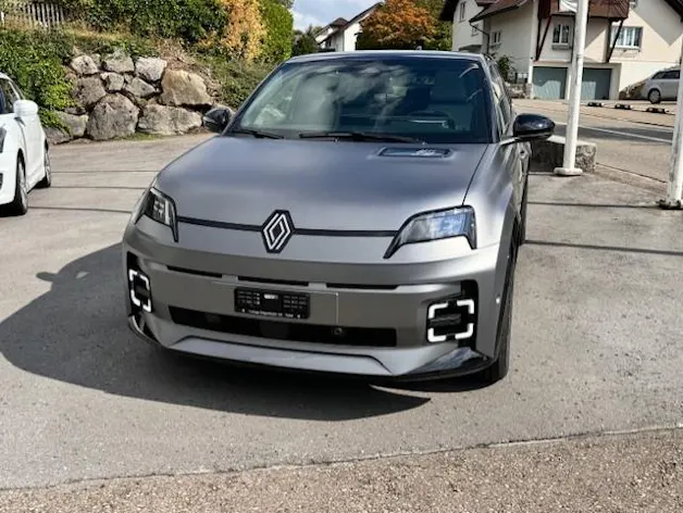 RENAULT R5 E-Tech Comfort Range Roland Garros
