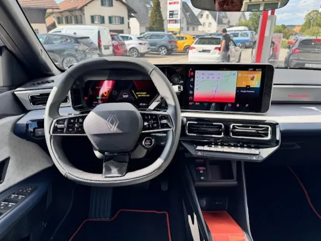 RENAULT R5 E-Tech Comfort Range Roland Garros