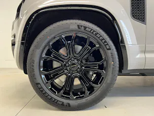 Land Rover Defender 110 4.4 V8 Octa