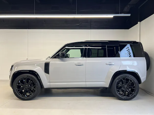 Land Rover Defender 110 4.4 V8 Octa