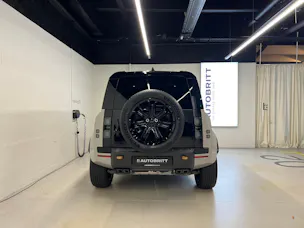 Land Rover Defender 110 4.4 V8 Octa