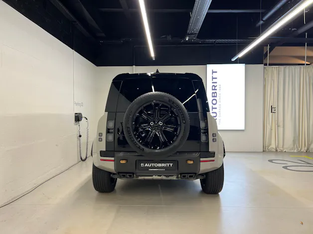 Land Rover Defender 110 4.4 V8 Octa
