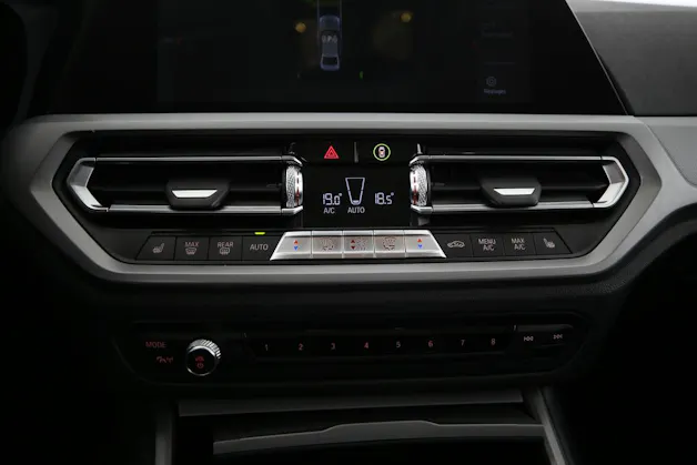 BMW 320d xDrive SAG