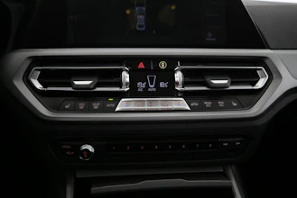 https://vehicle.imgix.net/4445915/9f803965-52af-4465-bf01-2e8434c039d5.jpg