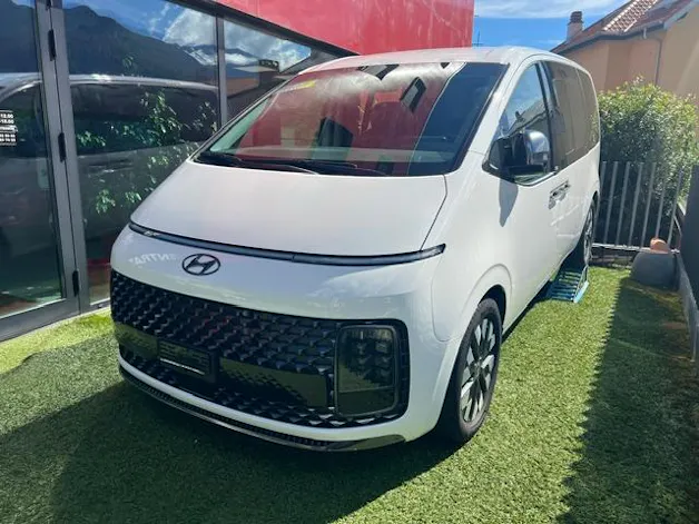 HYUNDAI Staria Premium 2.2 CRDI Vertex 4WD