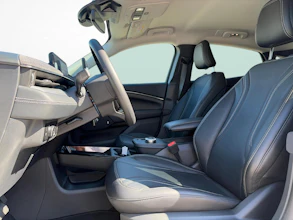 https://vehicle.imgix.net/4446071/261d02da-1afa-4409-b73d-5ea091322ea6.jpg