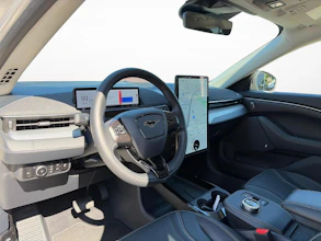 https://vehicle.imgix.net/4446071/928769fa-e59b-449c-b8c5-2321cd35b54a.jpg