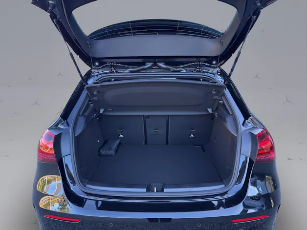 MERCEDES-BENZ A 200 AMG Line