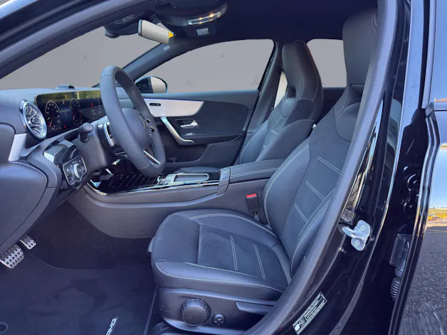 MERCEDES-BENZ A 200 AMG Line