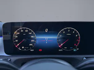 MERCEDES-BENZ A 200 AMG Line
