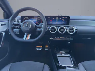 MERCEDES-BENZ A 200 AMG Line