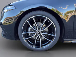 MERCEDES-BENZ A 200 AMG Line