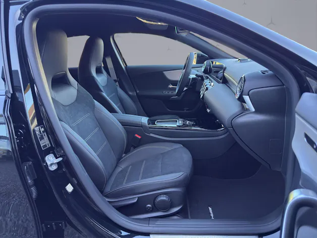 MERCEDES-BENZ A 200 AMG Line