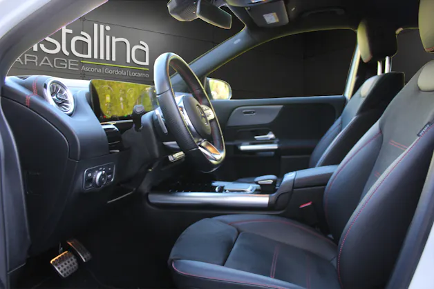 MERCEDES-BENZ EQA 300 Swiss Star AMG Line 4matic