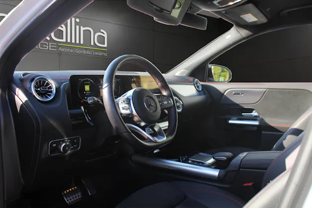 MERCEDES-BENZ EQA 300 Swiss Star AMG Line 4matic