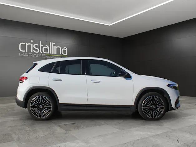 MERCEDES-BENZ EQA 300 Swiss Star AMG Line 4matic