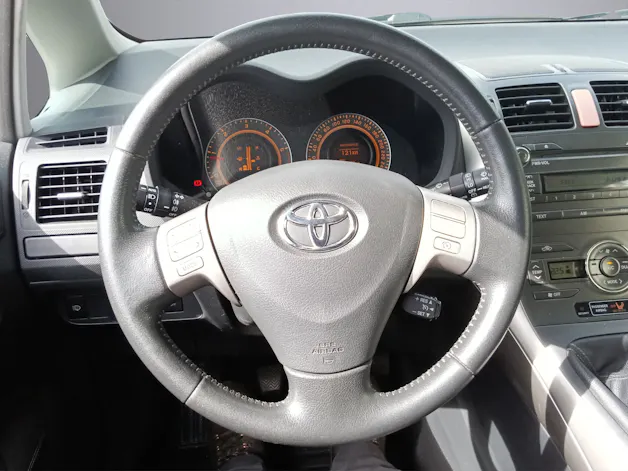 Toyota Auris 2.2 D-4D Linea Sol Premium