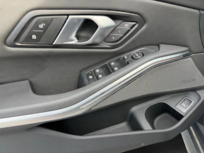 https://vehicle.imgix.net/4446231/ace840be-0a15-4cef-a453-fb29621fc5a9.jpg