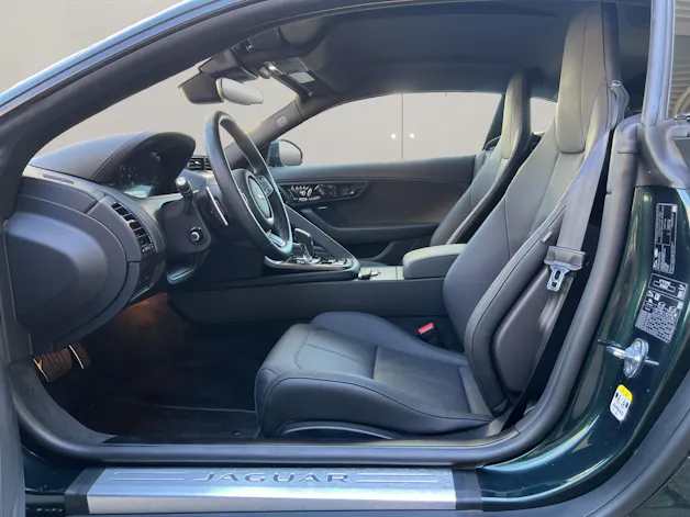 Jaguar F-Type Coupé 2.0 R-Dynamic Black 300PS