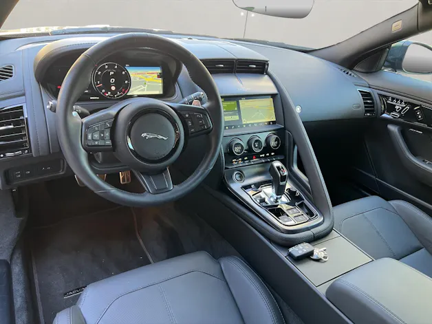 Jaguar F-Type Coupé 2.0 R-Dynamic Black 300PS