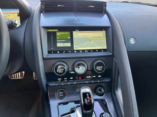Jaguar F-Type Coupé 2.0 R-Dynamic Black 300PS