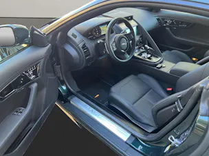 Jaguar F-Type Coupé 2.0 R-Dynamic Black 300PS