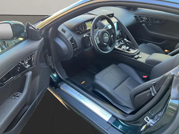 Jaguar F-Type Coupé 2.0 R-Dynamic Black 300PS