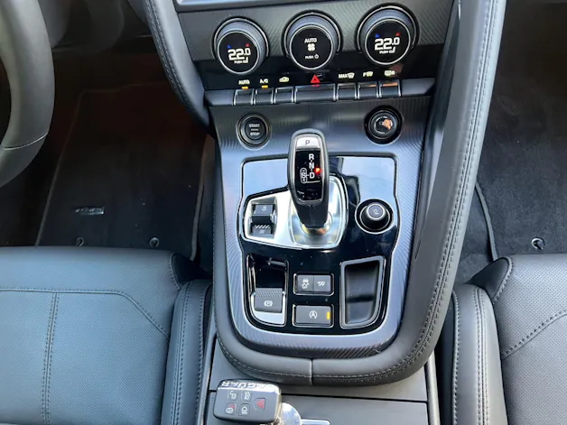 Jaguar F-Type Coupé 2.0 R-Dynamic Black 300PS