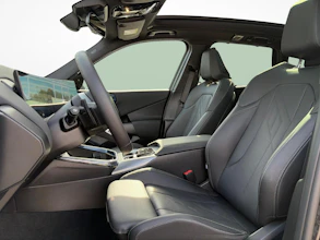 https://vehicle.imgix.net/4446291/4349fa75-dfa9-4be1-9a07-dcf51f558718.jpg